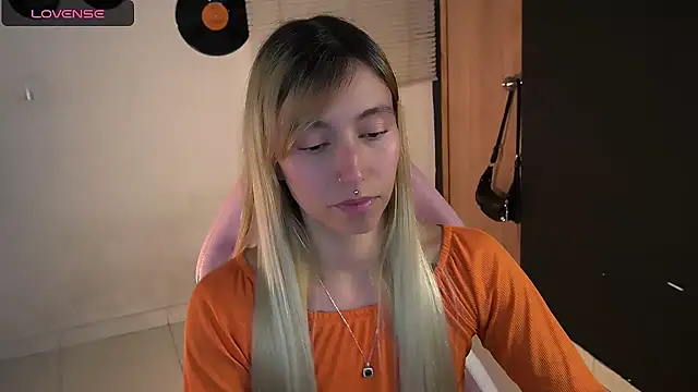 Saucy Jenn online show from June 7, 2026, 2:16 am