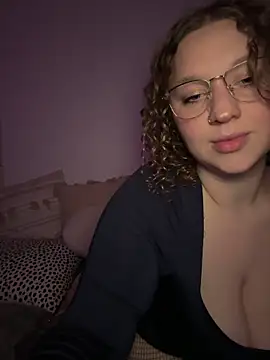 EmmieRae online show from March 9, 2025, 6:11 pm