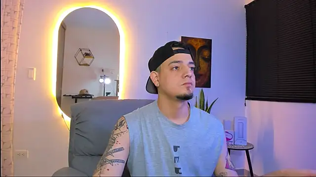 alejandro calderon1 online show from February 14, 2026, 3:58 am