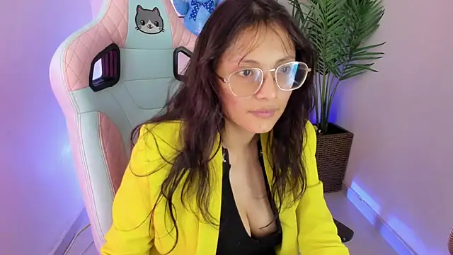 Kyomi chang online show from March 14, 2025, 4:09 pm