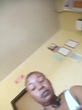 Candylious87 online show from April 21, 2026, 11:27 am