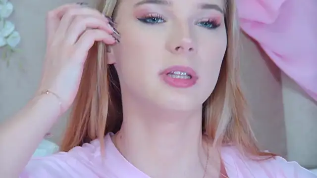 GentleRossi online show from September 17, 2025, 3:14 pm