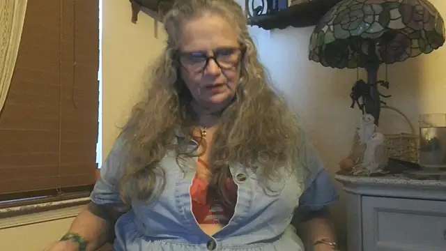 DestineeLoverGirl online show from October 24, 2025, 12:34 pm