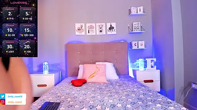 EmilyCoast-1 online show from December 2, 2025, 7:20 pm