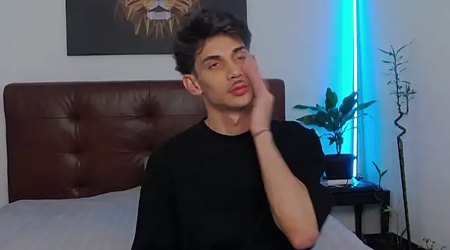 Snapshot of DanielCrush1 chatting on March 16, 2025, 1:17 pm DanielCrush1 online show from March 16, 2025, 1:17 pm