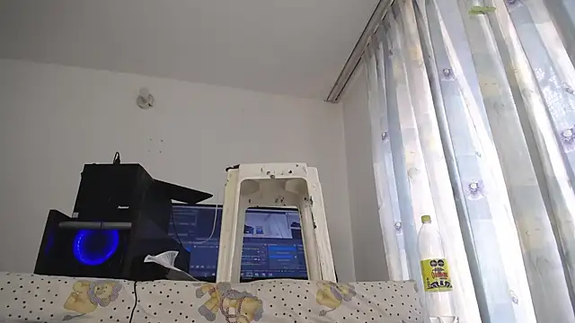 eolicasex online show from March 6, 2025, 7:21 pm