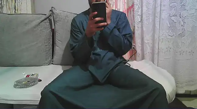 Snapshot of foxsanSs chatting on January 4, 2025, 2:46 am foxsanSs online show from January 4, 2025, 2:46 am