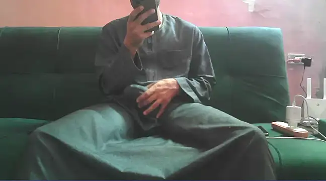 Snapshot of foxsanSs chatting on February 10, 2025, 2:41 am foxsanSs online show from February 10, 2025, 2:41 am