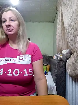 BustyBlond online show from November 14, 2025, 6:06 pm