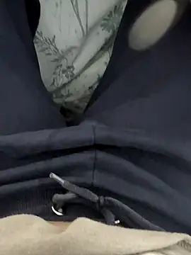 Snapshot of Elixire1 chatting on December 20, 2024, 7:28 pm Elixire1 online show from December 20, 2024, 7:28 pm