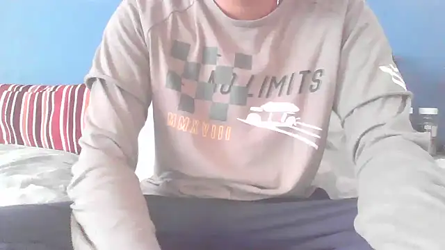 Snapshot of Elixire1 chatting on March 2, 2025, 10:35 am Elixire1 online show from March 2, 2025, 10:35 am