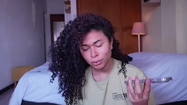 GabriSaenz online show from April 14, 2026, 12:44 pm