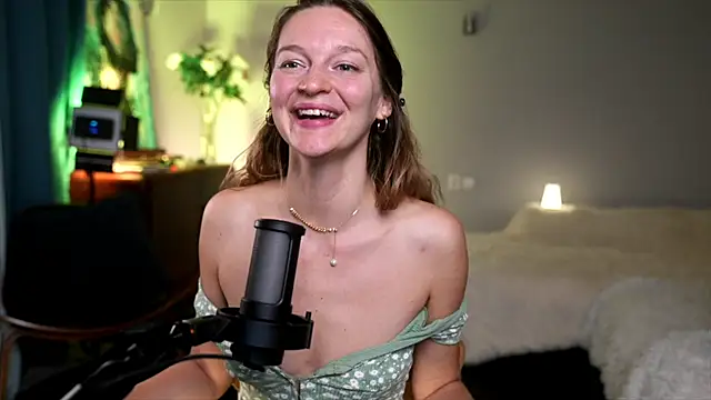 Snapshot of Special___ chatting on March 11, 2025, 3:23 pm Special    online show from March 11, 2025, 3:23 pm