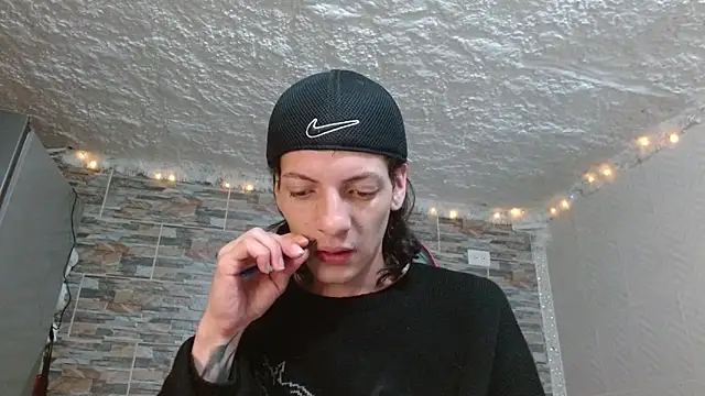 omar alurba online show from December 18, 2025, 10:38 pm