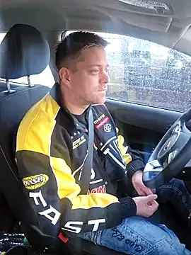 Trucker Hunter online show from December 4, 2024, 2:26 pm