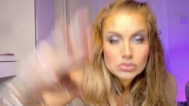 Tinkerbell822 online show from January 14, 2026, 8:53 am