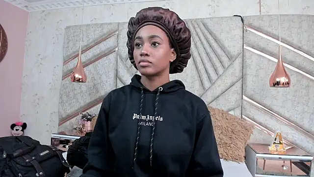 AgataRinaldi online show from November 12, 2025, 9:58 pm