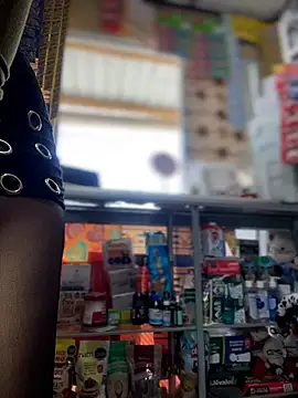 sammyqueenx21 online show from April 2, 2026, 2:15 pm