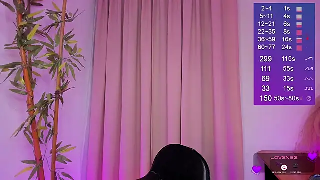 Snapshot of Bella-White chatting on September 18, 2025, 3:58 pm Bella-White online show from September 18, 2025, 3:58 pm