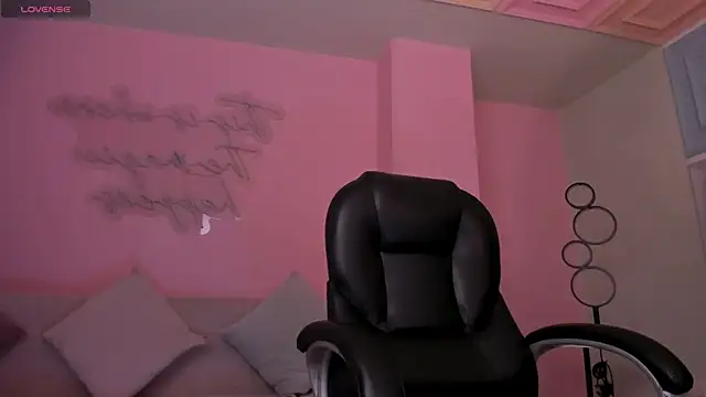 Snapshot of ErikaBenz_ chatting on January 18, 2026, 12:09 pm ErikaBenz online show from January 18, 2026, 12:09 pm