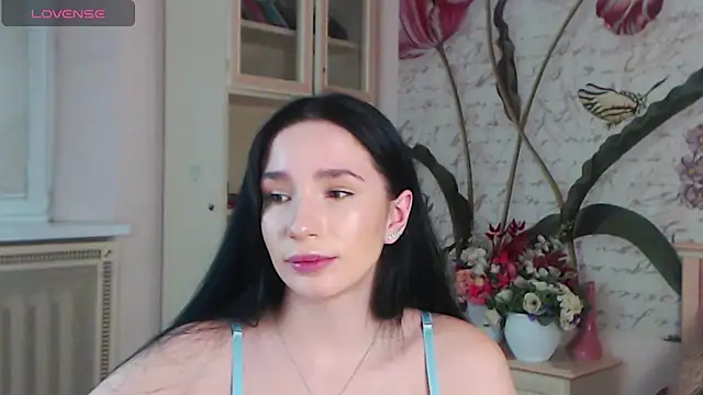 AliciaBow online show from February 2, 2025, 5:04 pm