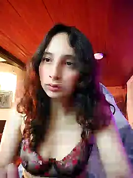 Snapshot of _Laary chatting on December 17, 2024, 9:05 pm  Laary online show from December 17, 2024, 9:05 pm