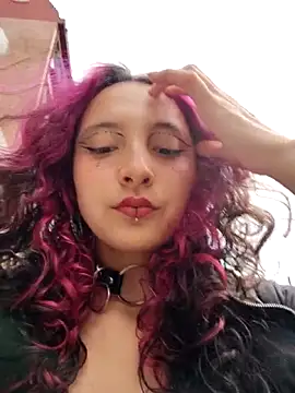 Snapshot of _Laary chatting on September 26, 2025, 8:35 pm  Laary online show from September 26, 2025, 8:35 pm