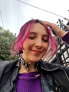 Snapshot of _Laary chatting on October 6, 2025, 9:01 pm  Laary online show from October 6, 2025, 9:01 pm