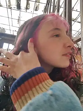  Laary online show from December 16, 2025, 8:03 pm