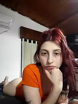 Snapshot of camilabunnyxxx chatting on December 14, 2024, 2:45 am camilabunnyxxx online show from December 14, 2024, 2:45 am