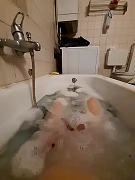 toeloverlive online show from December 4, 2024, 6:17 pm