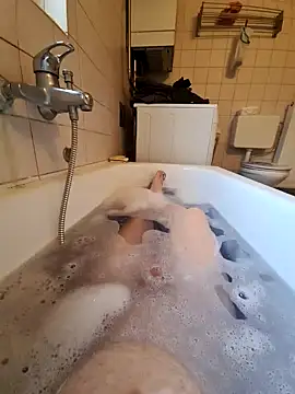 toeloverlive online show from December 17, 2024, 9:39 am