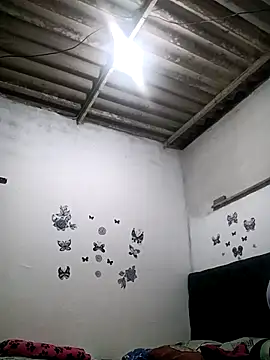 Nicolle Milf online show from December 4, 2024, 1:58 am