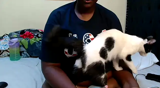 Toomuchbooty33 online show from March 7, 2025, 3:40 am