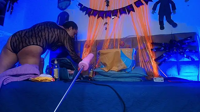 britanyy  online show from October 16, 2025, 3:07 am