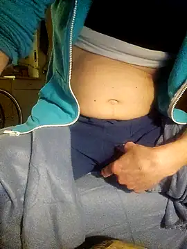 Snapshot of PassiveStute25 chatting on November 5, 2025, 6:02 am PassiveStute25 online show from November 5, 2025, 6:02 am