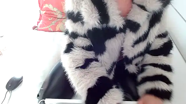 Snapshot of 34MANON chatting on February 1, 2025, 9:32 am 34MANON online show from February 1, 2025, 9:32 am