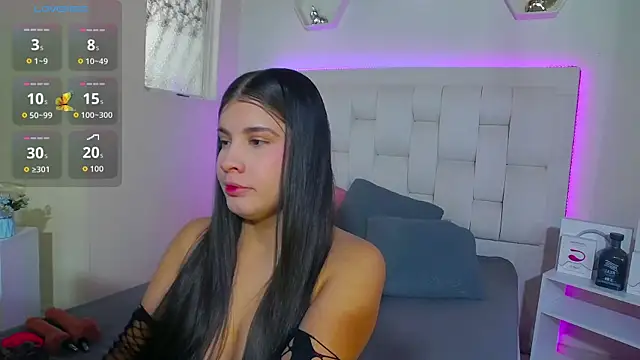 shanakendall online show from October 18, 2025, 2:18 pm