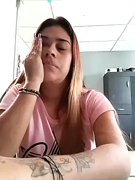 Snapshot of Latina_sexy1 chatting on February 13, 2025, 4:07 pm Latina sexy1 online show from February 13, 2025, 4:07 pm