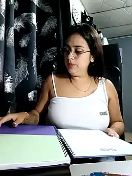 Snapshot of Latina_sexy1 chatting on February 14, 2026, 12:51 am Latina sexy1 online show from February 14, 2026, 12:51 am