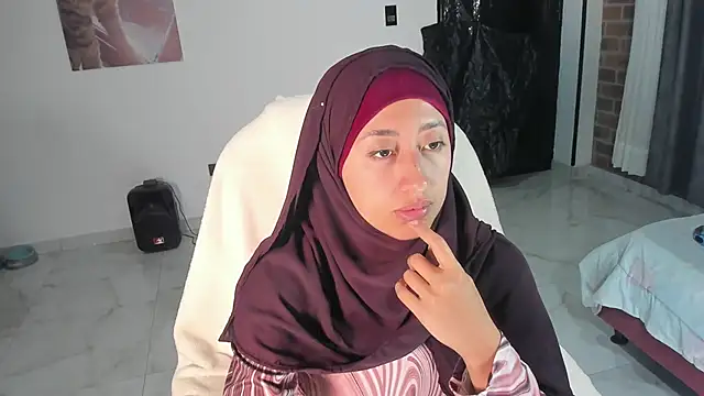 adila anich online show from January 9, 2026, 12:35 am