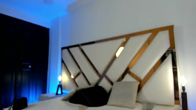 Aron cruz online show from April 16, 2026, 1:01 pm