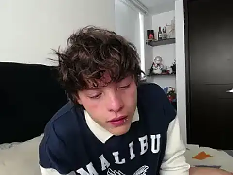 Santiago kiler online show from February 3, 2025, 2:02 pm