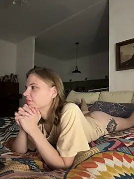 LeyaJohnson online show from November 15, 2025, 1:40 pm