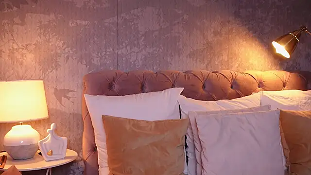 Snapshot of AngelaFay chatting on March 11, 2025, 11:12 am AngelaFay online show from March 11, 2025, 11:12 am