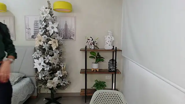 Snapshot of Sassy--Girl chatting on December 23, 2024, 7:09 pm Sassy--Girl online show from December 23, 2024, 7:09 pm