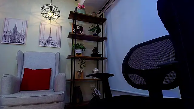 Sassy--Girl online show from February 18, 2026, 6:26 pm