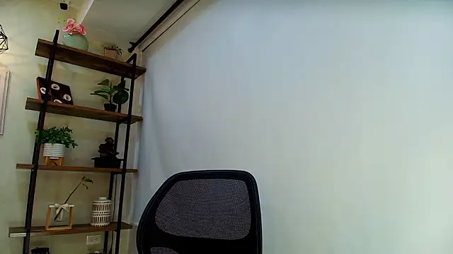 Sassy--Girl online show from February 27, 2026, 6:30 pm