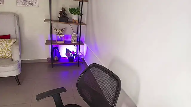 Sassy--Girl online show from April 20, 2026, 6:20 pm