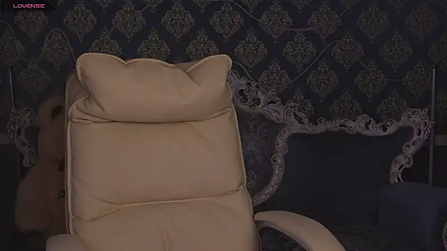 Daphne Moss online show from September 18, 2025, 1:02 pm